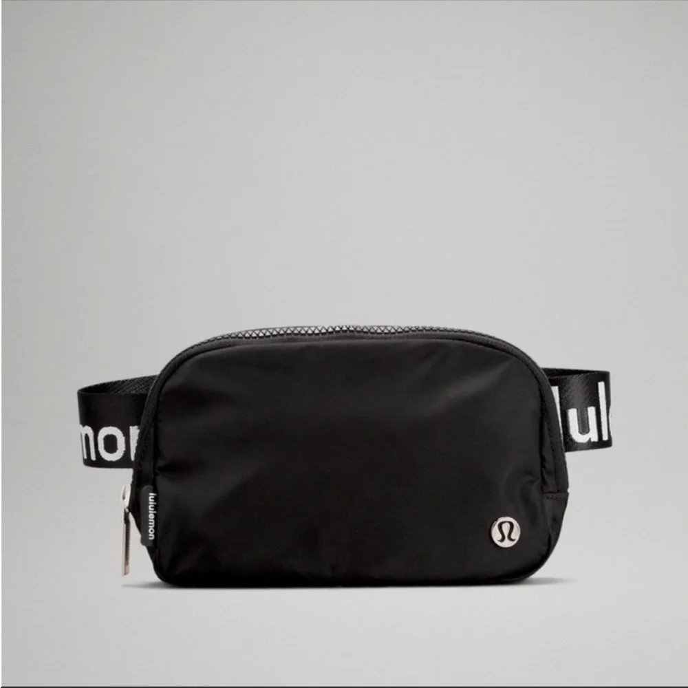 Lululemon Wear Everywhere Belt Bag - Picture 1 of 1